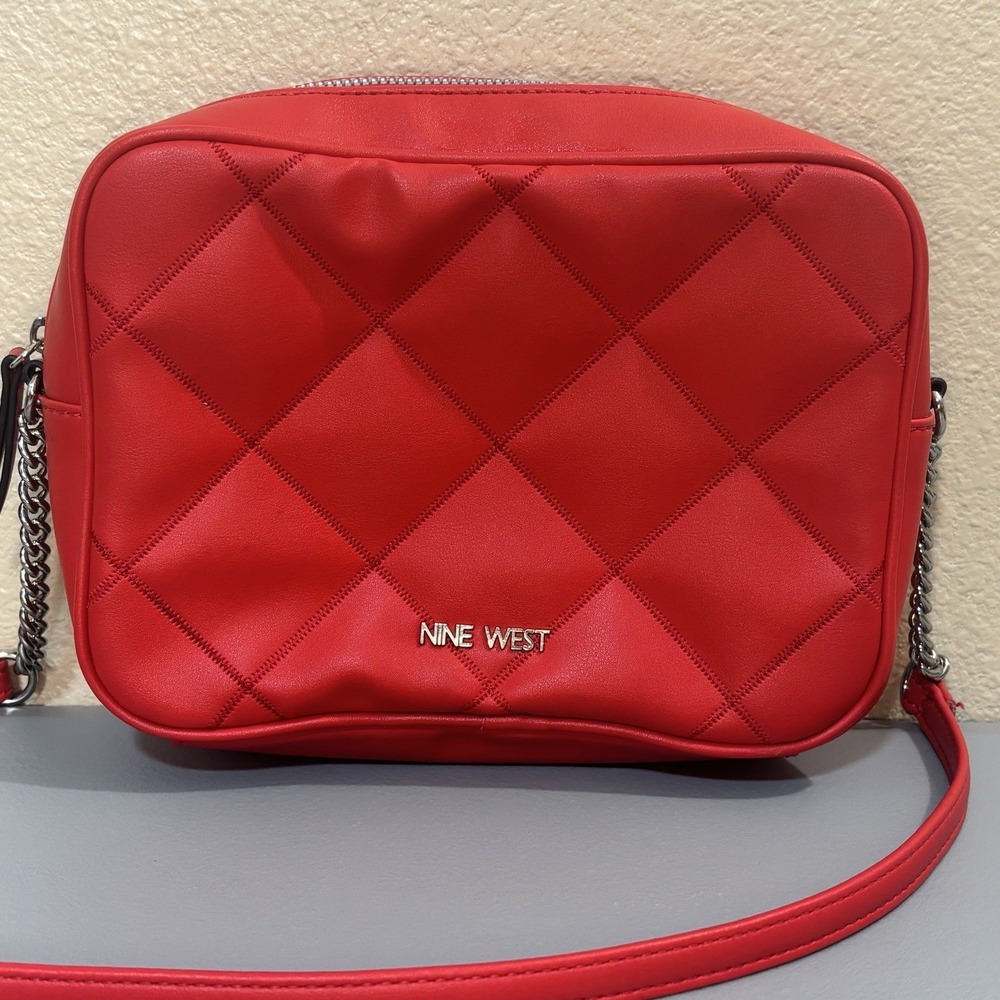Nine West Red Quilted‎ Crossbody Purse Bag Handbag Zip Interior Pockets Roomy